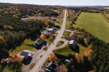 Ãpicerie + Gîte au cÅur du village Ãpicerie + Gîte au cÅur du village